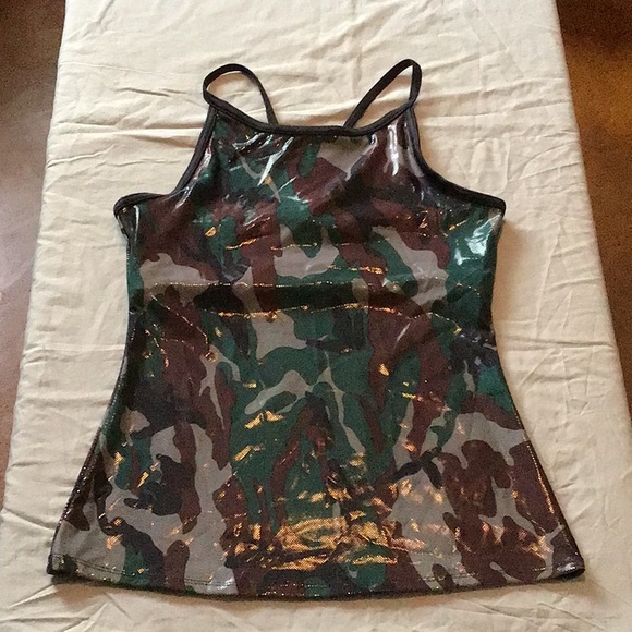 NWOT Shiny Camo Tank Top - Picture 3 of 8